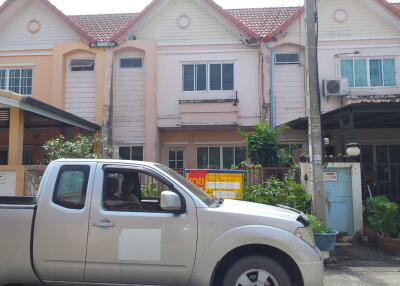 102 Sqm., 2 Beds, 2 Baths Townhouse listed for ฿ 1,615,000.
