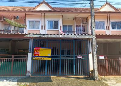 80 Sqm., 2 Beds, 2 Baths Townhouse listed for ฿ 1,615,000.