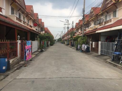 90 Sqm., 2 Beds, 1 Bath Townhouse listed for ฿ 1,615,000.