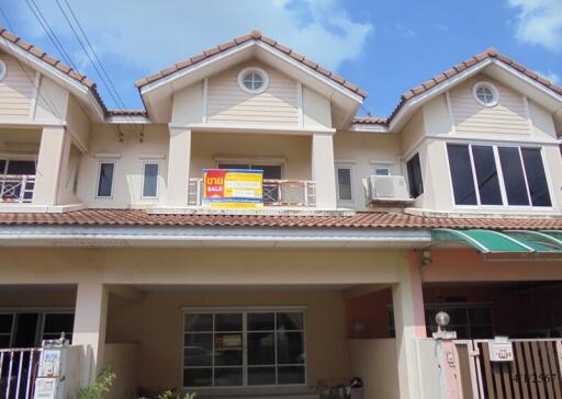 82 Sqm., 3 Beds, 2 Baths Townhouse listed for ฿ 1,615,000.