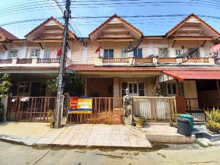 90 Sqm., 3 Beds, 2 Baths Townhouse listed for ฿ 1,615,000.