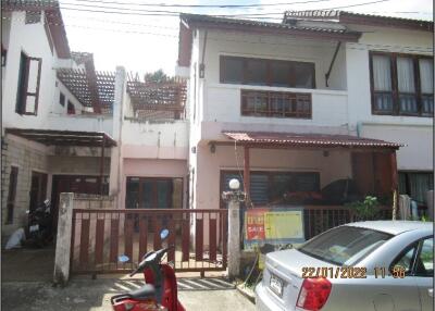 92 Sqm., 2 Beds, 2 Baths Townhouse listed for ฿ 1,550,000.