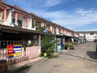 117 Sqm., 2 Beds, 1 Bath Townhouse listed for ฿ 1,733,000.