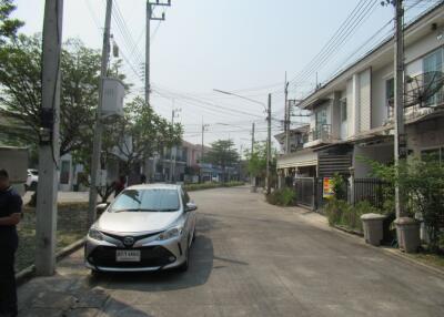 84 Sqm., 3 Beds, 2 Baths Townhouse listed for ฿ 1,568,000.