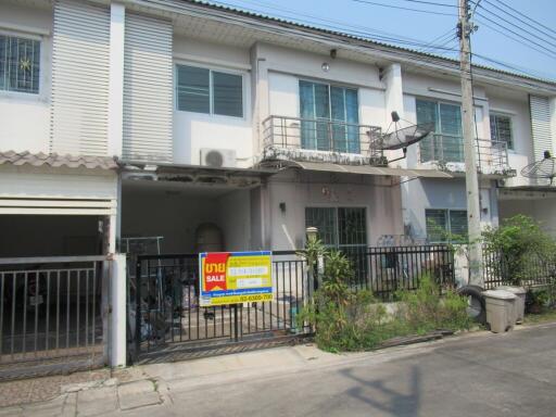 84 Sqm., 3 Beds, 2 Baths Townhouse listed for ฿ 1,568,000.