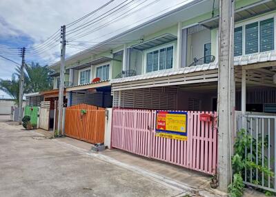 88 Sqm., 2 Beds, 1 Bath Townhouse listed for ฿ 1,568,000.