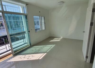 80 Sqm., 2 Beds, 1 Bath Townhouse listed for ฿ 1,400,000.