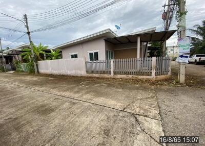 123 Sqm., 2 Beds, 2 Baths Townhouse listed for ฿ 1,600,000.