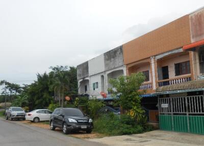 80 Sqm., 2 Beds, 2 Baths Townhouse listed for ฿ 1,680,000.