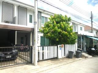 72 Sqm., 2 Beds, 1 Bath Townhouse listed for ฿ 1,520,000.