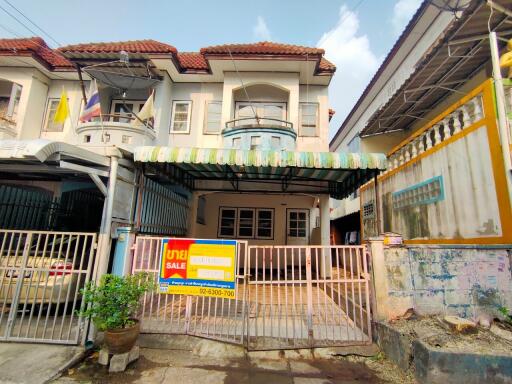 96 Sqm., 2 Beds, 2 Baths Townhouse listed for ฿ 1,520,000.