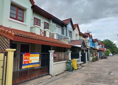89 Sqm., 3 Beds, 2 Baths Townhouse listed for ฿ 1,520,000.