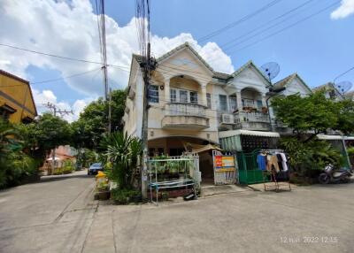 84 Sqm., 2 Beds, 2 Baths Townhouse listed for ฿ 1,680,000.