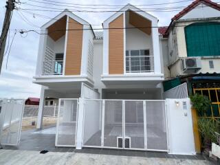 80 Sqm., 2 Beds, 1 Bath Townhouse listed for ฿ 1,680,000.