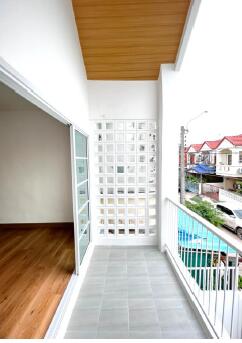 80 Sqm., 2 Beds, 1 Bath Townhouse listed for ฿ 1,680,000.