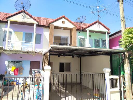 83 Sqm., 2 Beds, 1 Bath Townhouse listed for ฿ 1,520,000.