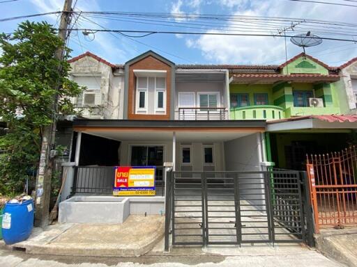 83 Sqm., 3 Beds, 2 Baths Townhouse listed for ฿ 1,520,000.