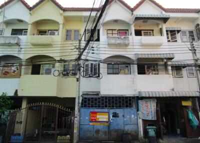 64 Sqm., 3 Beds, 3 Baths Townhouse listed for ฿ 1,520,000.