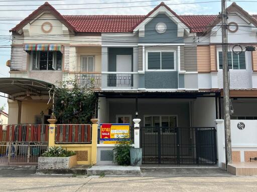 85 Sqm., 2 Beds, 2 Baths Townhouse listed for ฿ 1,520,000.