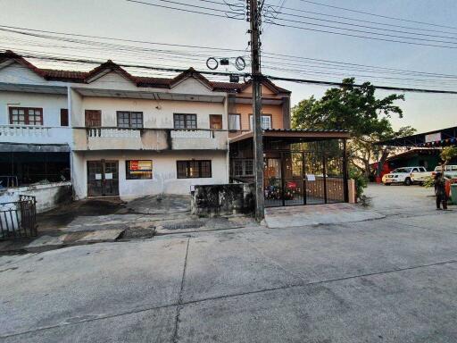 130 Sqm., 2 Beds, 1 Bath Townhouse listed for ฿ 1,520,000.