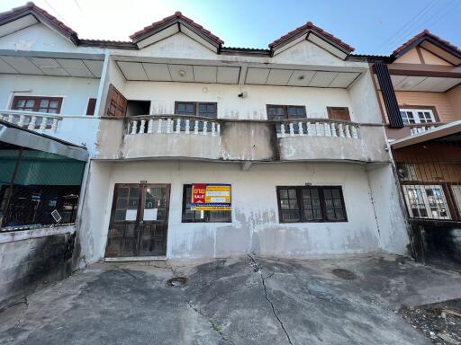 130 Sqm., 2 Beds, 1 Bath Townhouse listed for ฿ 1,520,000.