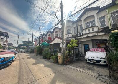 68 Sqm., 2 Beds, 1 Bath Townhouse listed for ฿ 1,680,000.