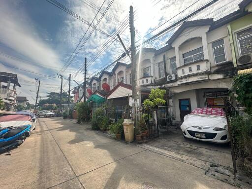 68 Sqm., 2 Beds, 1 Bath Townhouse listed for ฿ 1,680,000.