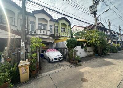 68 Sqm., 2 Beds, 1 Bath Townhouse listed for ฿ 1,680,000.