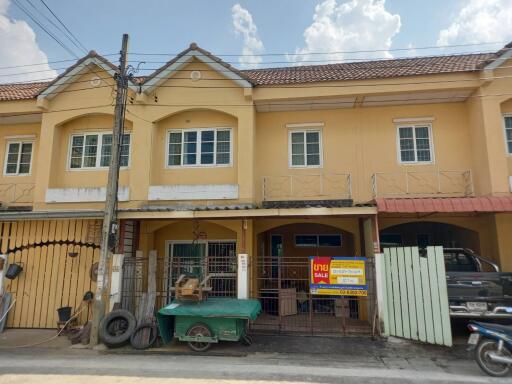 87 Sqm., 3 Beds, 2 Baths Townhouse listed for ฿ 1,680,000.