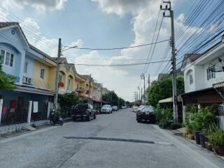 87 Sqm., 3 Beds, 2 Baths Townhouse listed for ฿ 1,680,000.