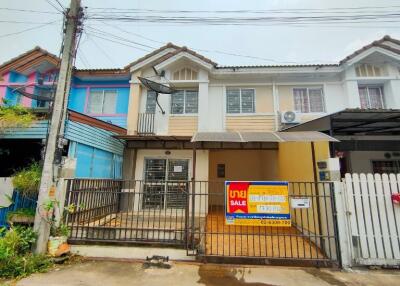 71 Sqm., 3 Beds, 2 Baths Townhouse listed for ฿ 1,400,000.