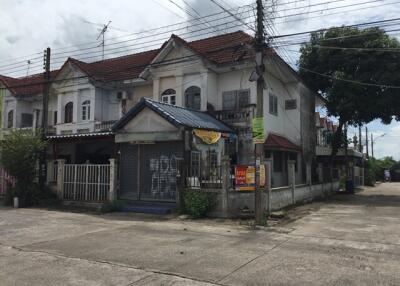 120 Sqm., 2 Beds, 1 Bath Townhouse listed for ฿ 1,300,000.