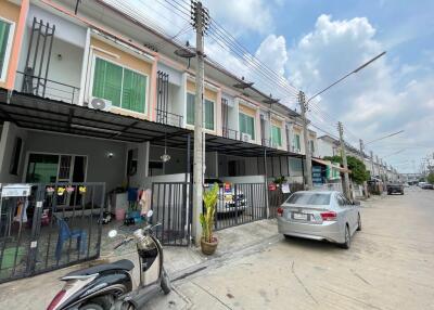 66 Sqm., 2 Beds, 1 Bath Townhouse listed for ฿ 1,275,000.