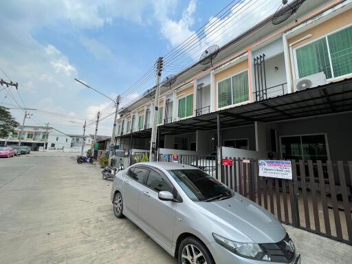 66 Sqm., 2 Beds, 1 Bath Townhouse listed for ฿ 1,275,000.