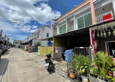 66 Sqm., 2 Beds, 1 Bath Townhouse listed for ฿ 1,275,000.