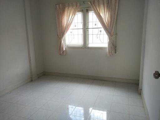 78 Sqm., 3 Beds, 2 Baths Townhouse listed for ฿ 1,290,000.