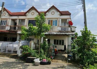 128 Sqm., 2 Beds, 2 Baths Townhouse listed for ฿ 1,473,000.
