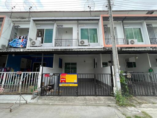 80 Sqm., 2 Beds, 1 Bath Townhouse listed for ฿ 1,628,000.