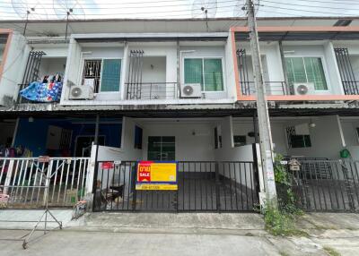 80 Sqm., 2 Beds, 1 Bath Townhouse listed for ฿ 1,628,000.
