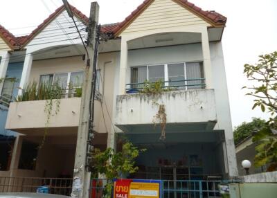 68 Sqm., 2 Beds, 1 Bath Townhouse listed for ฿ 1,473,000.