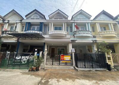 72 Sqm., 2 Beds, 2 Baths Townhouse listed for ฿ 1,400,000.