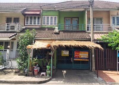 90 Sqm., 2 Beds, 1 Bath Townhouse listed for ฿ 1,250,000.