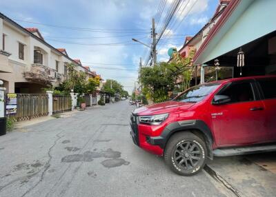 96 Sqm., 2 Beds, 1 Bath Townhouse listed for ฿ 1,425,000.