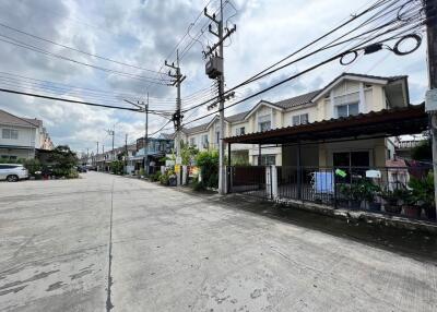 82 Sqm., 2 Beds, 1 Bath Townhouse listed for ฿ 1,425,000.