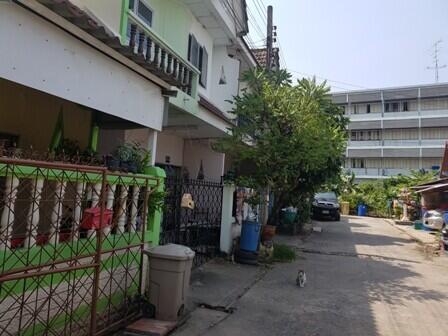 88 Sqm., 2 Beds, 2 Baths Townhouse listed for ฿ 1,425,000.