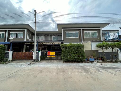 96 Sqm., 2 Beds, 1 Bath Townhouse listed for ฿ 1,425,000.