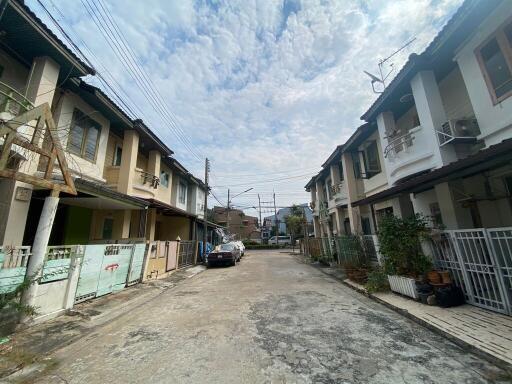 80 Sqm., 2 Beds, 1 Bath Townhouse listed for ฿ 1,575,000.