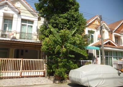 84 Sqm., 2 Beds, 1 Bath Townhouse listed for ฿ 1,425,000.