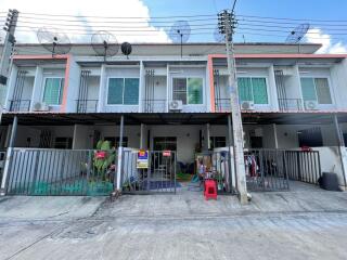66 Sqm., 2 Beds, 1 Bath Townhouse listed for ฿ 1,425,000.