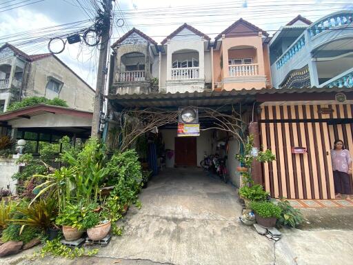 95 Sqm., 3 Beds, 2 Baths Townhouse listed for ฿ 1,575,000.